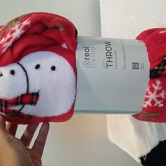 B- BUY NOW-  NWT real living Soft Throw - Picture 5 of 8